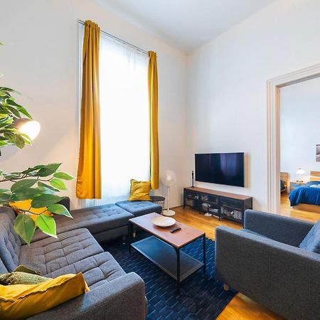 Shining Bright Two Bedroom Apt Next To Andrassy Ave 布达佩斯 外观 照片